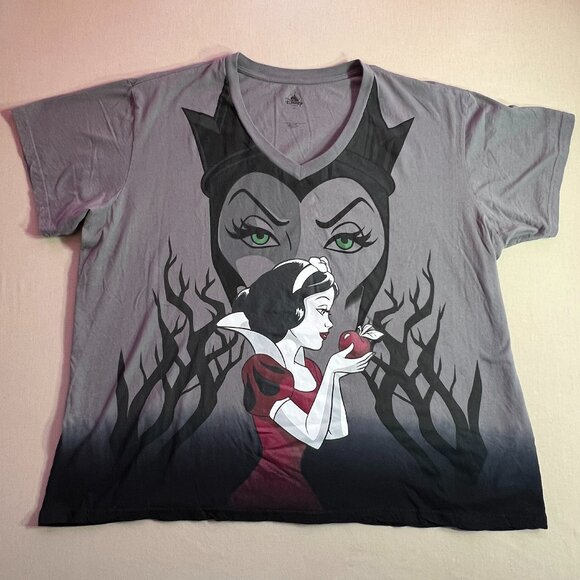 Disney Tops - Snow White and Evil Queen Disney – Snow White and the Seven Dwarfs